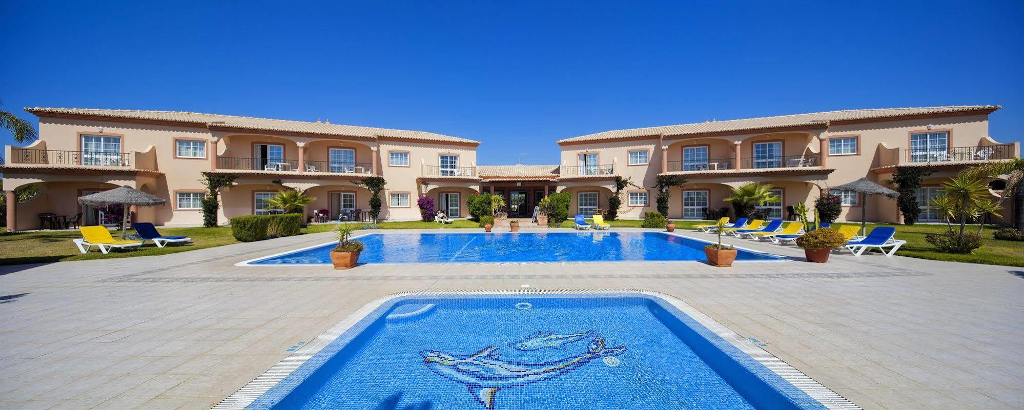 Atalaia Sol Aparthotel - Tennis & Heated Pool In Winter Lagos Exterior photo